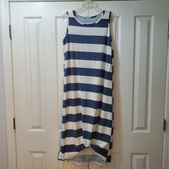$10 Deals π€π striped front tie Sleeveless Lightweight Maxi Beach Dress size S - Picture 2 of 5